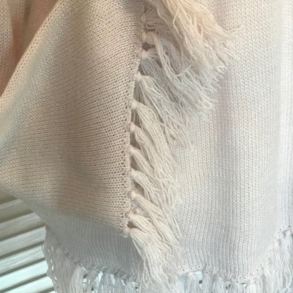 BOUTIQUE- CURVY SWEATER WITH TASSELS, NEUTRAL BLUSH COLOR - Picture 6 of 6